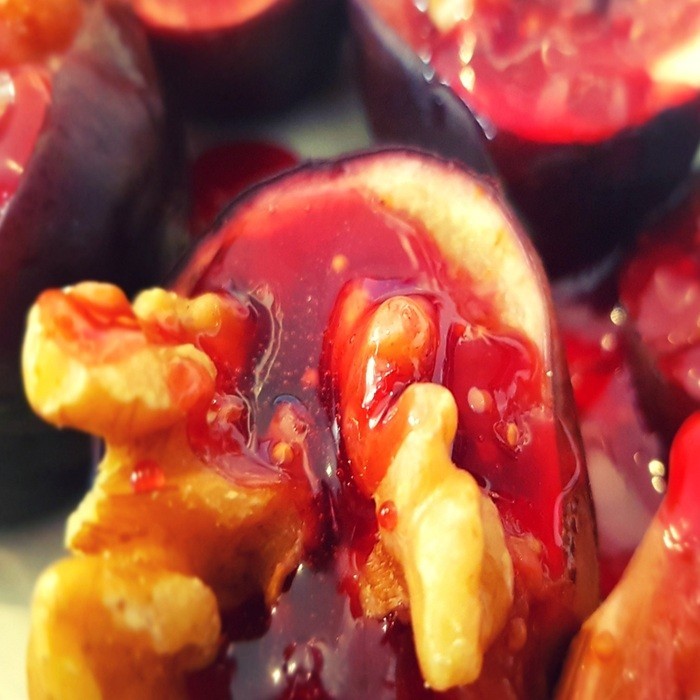 Arra të Mbushura me Fik Walnut Stuffed Figs (with Fig Syrup)